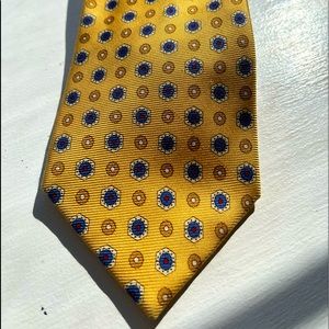 Jos.A.Bank beautiful yellow Mens tie silk